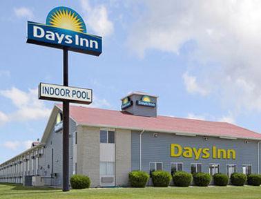 & Suites, A Howard Johnson By Wyndham