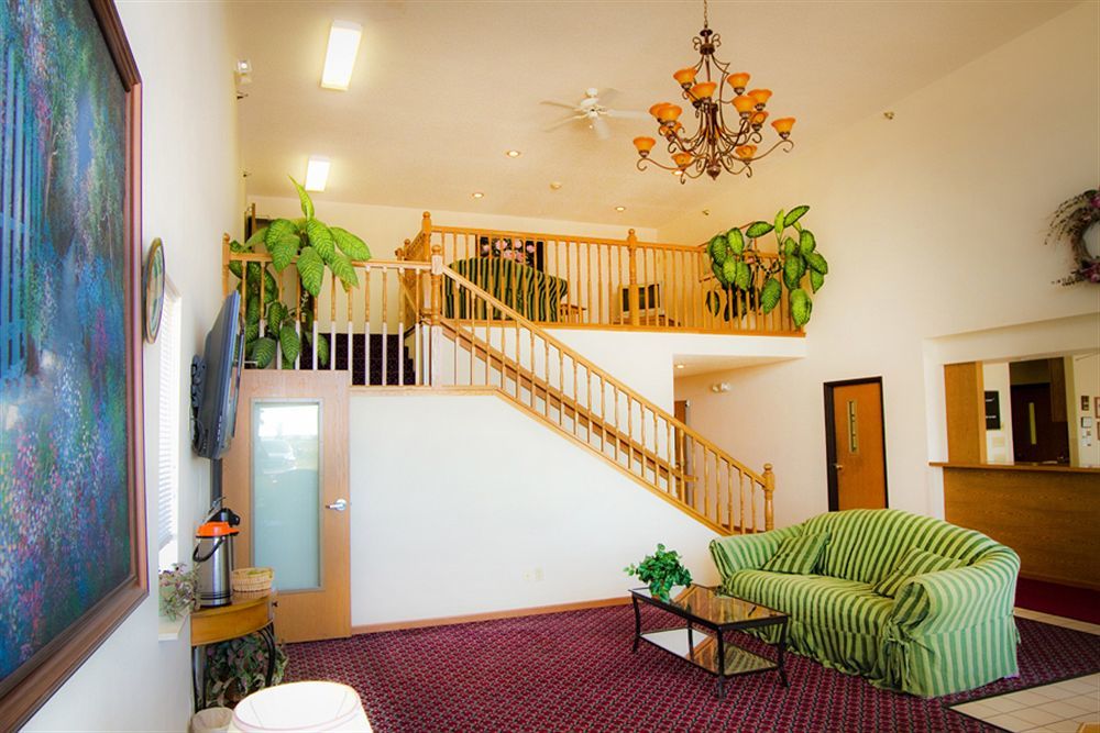 & Suites, A Howard Johnson By Wyndham Hotel 3*